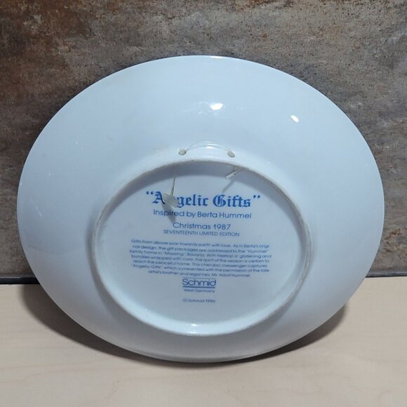 Schmid Hummel Christmas 1987 Angelic Gifts Decorative Wall Hanging Plate - Picture 4 of 11